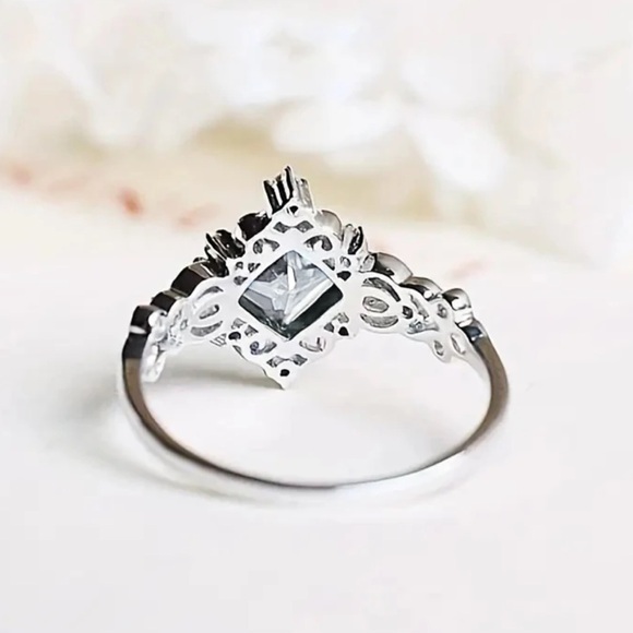 Dainty Blue Silver Victorian Inspired Ring - Picture 6 of 9